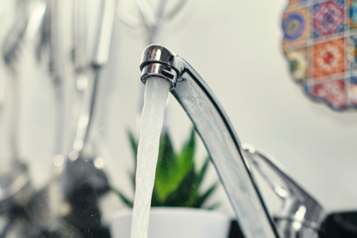 Eau courante au robinet